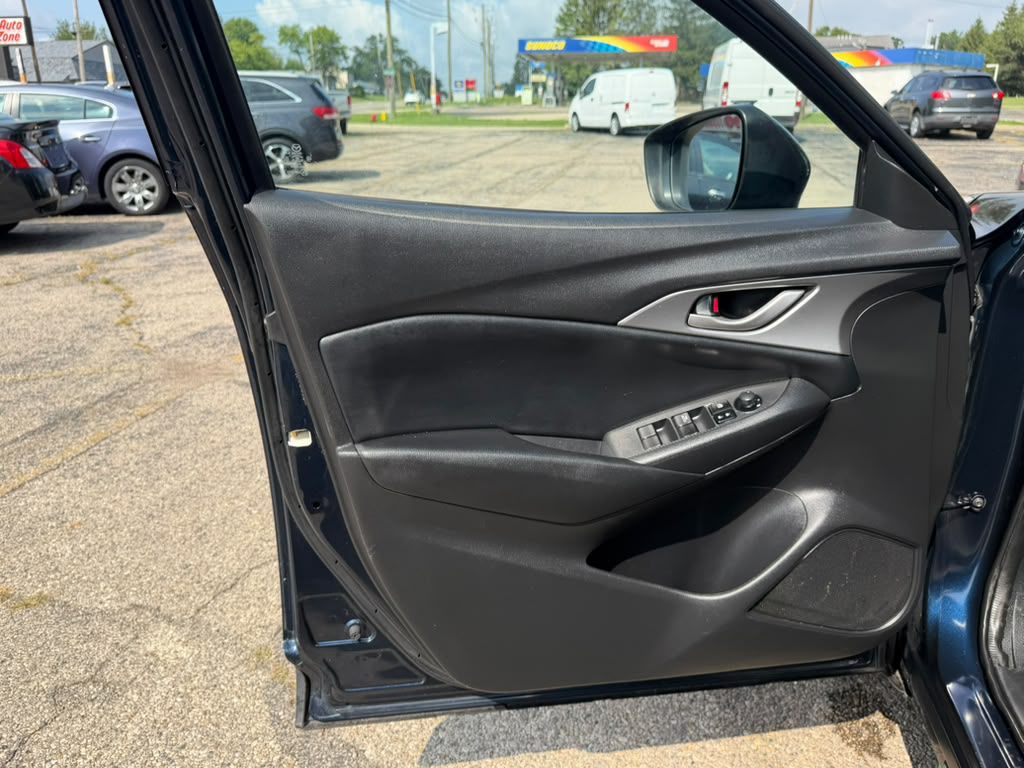 Photo 19 of this MAZDA CX-3