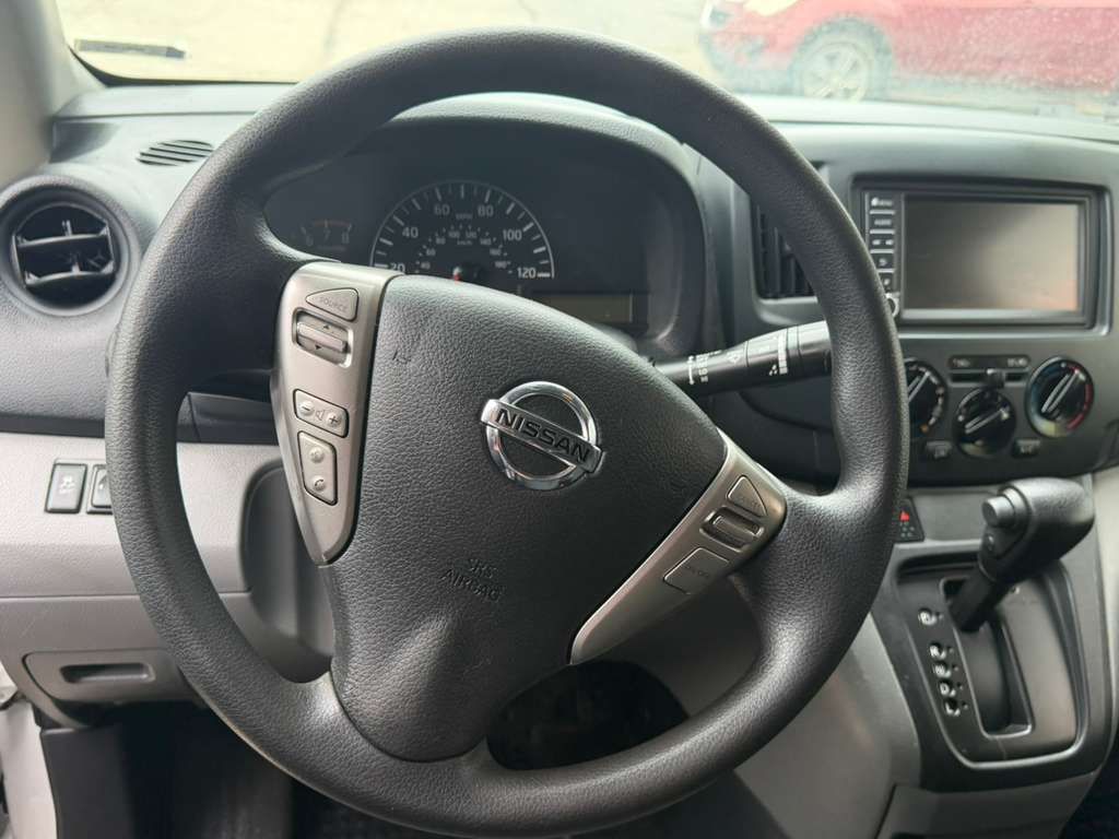 Photo 10 of this NISSAN NV200