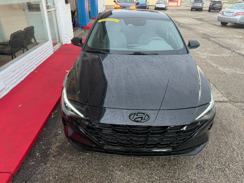Photo 2 of this HYUNDAI ELANTRA