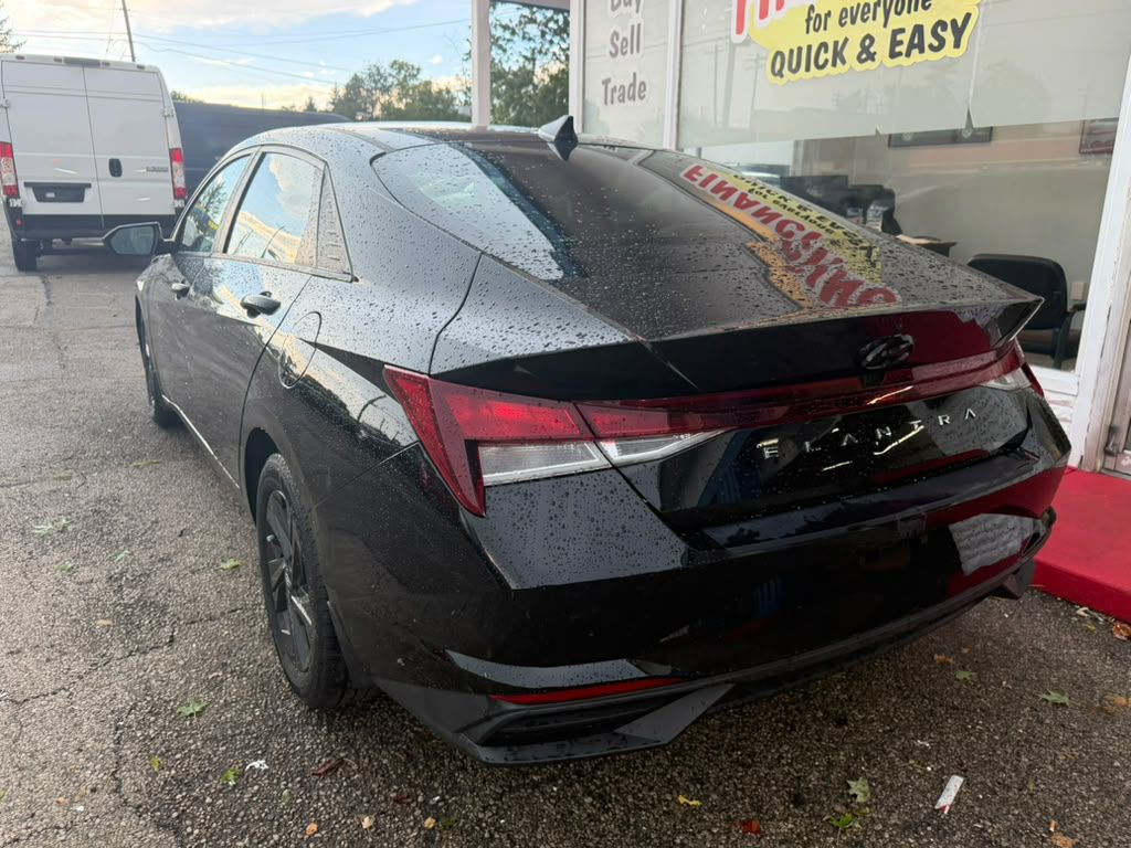 Photo 6 of this HYUNDAI ELANTRA