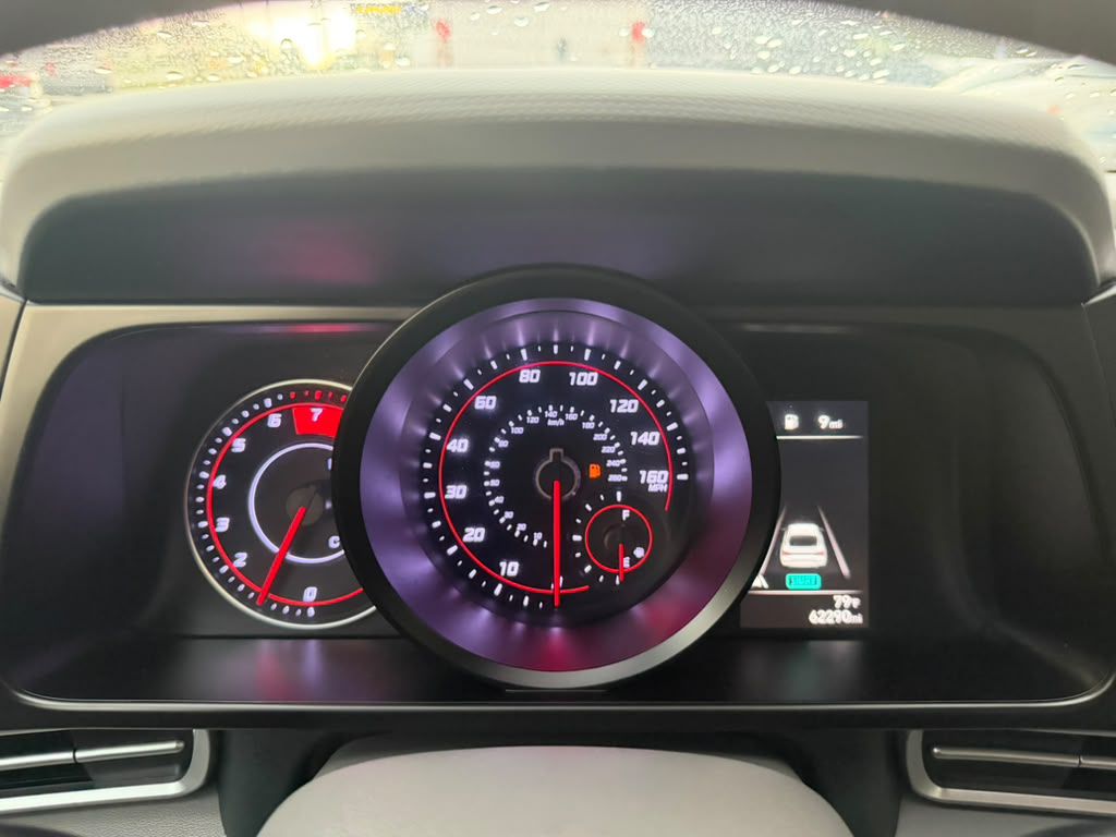 Photo 17 of this HYUNDAI ELANTRA