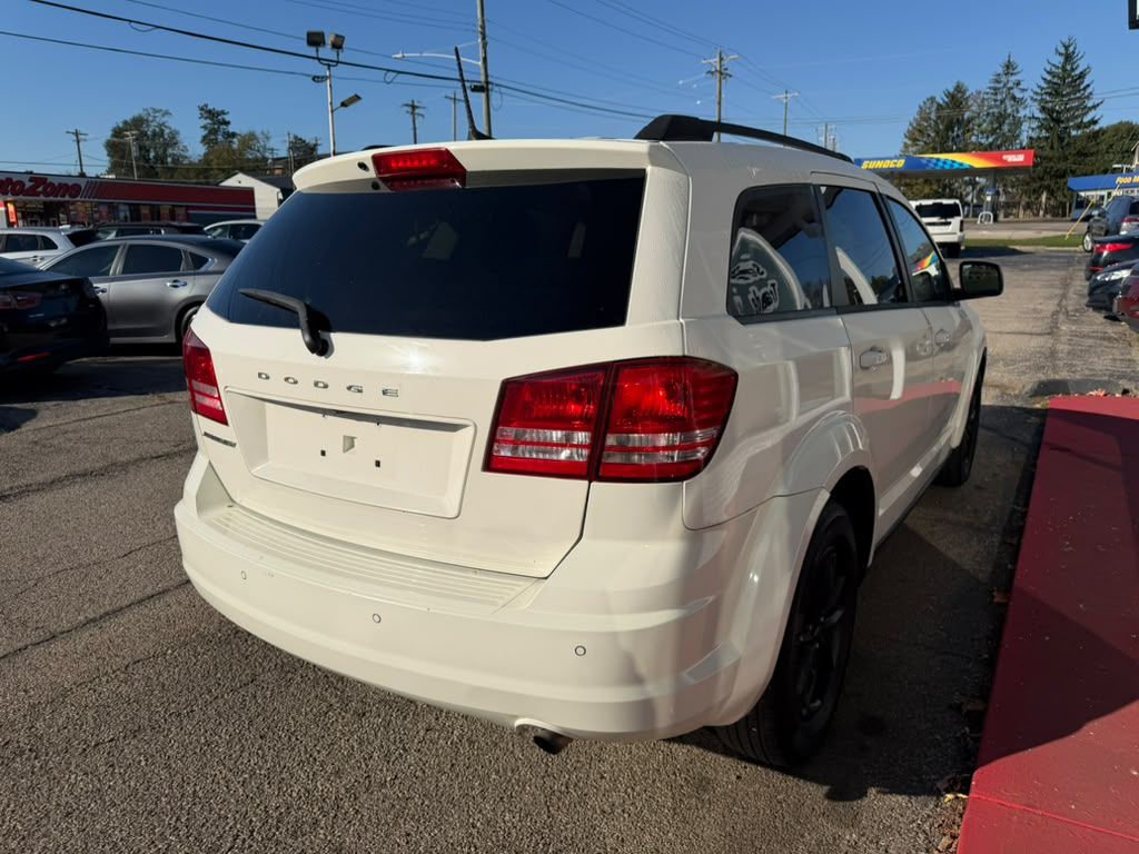 Photo 4 of this DODGE JOURNEY