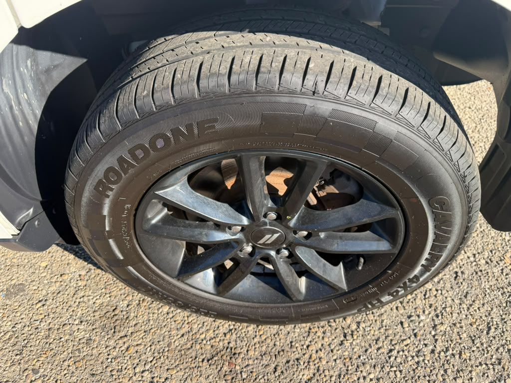 Photo 9 of this DODGE JOURNEY