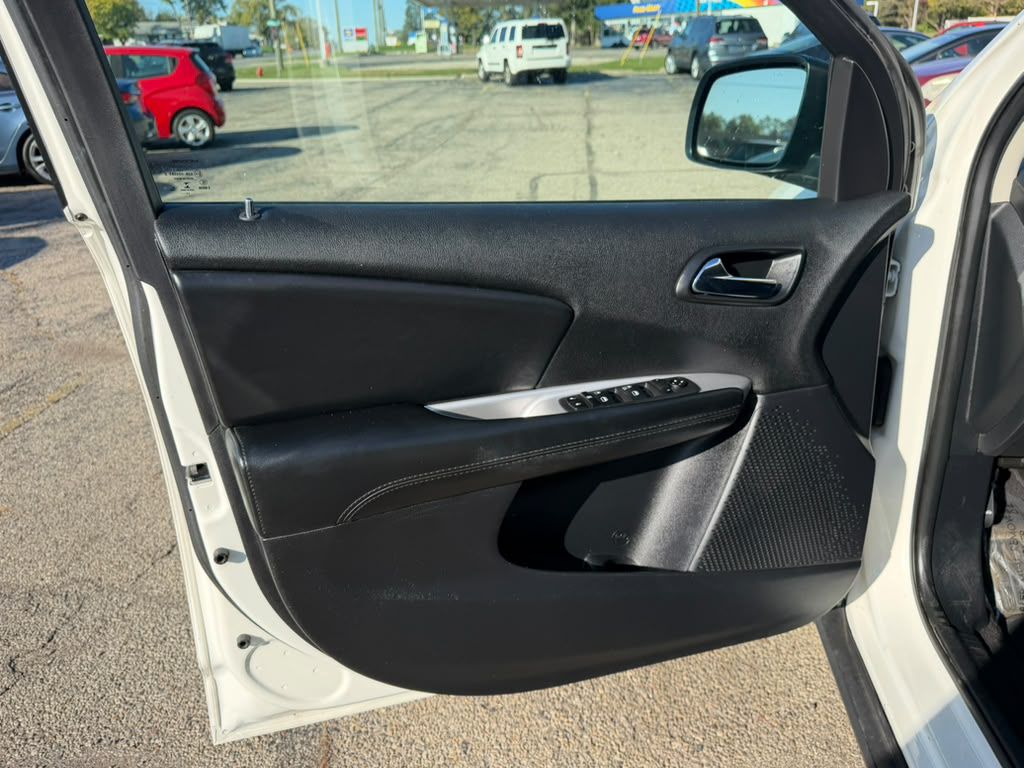 Photo 19 of this DODGE JOURNEY
