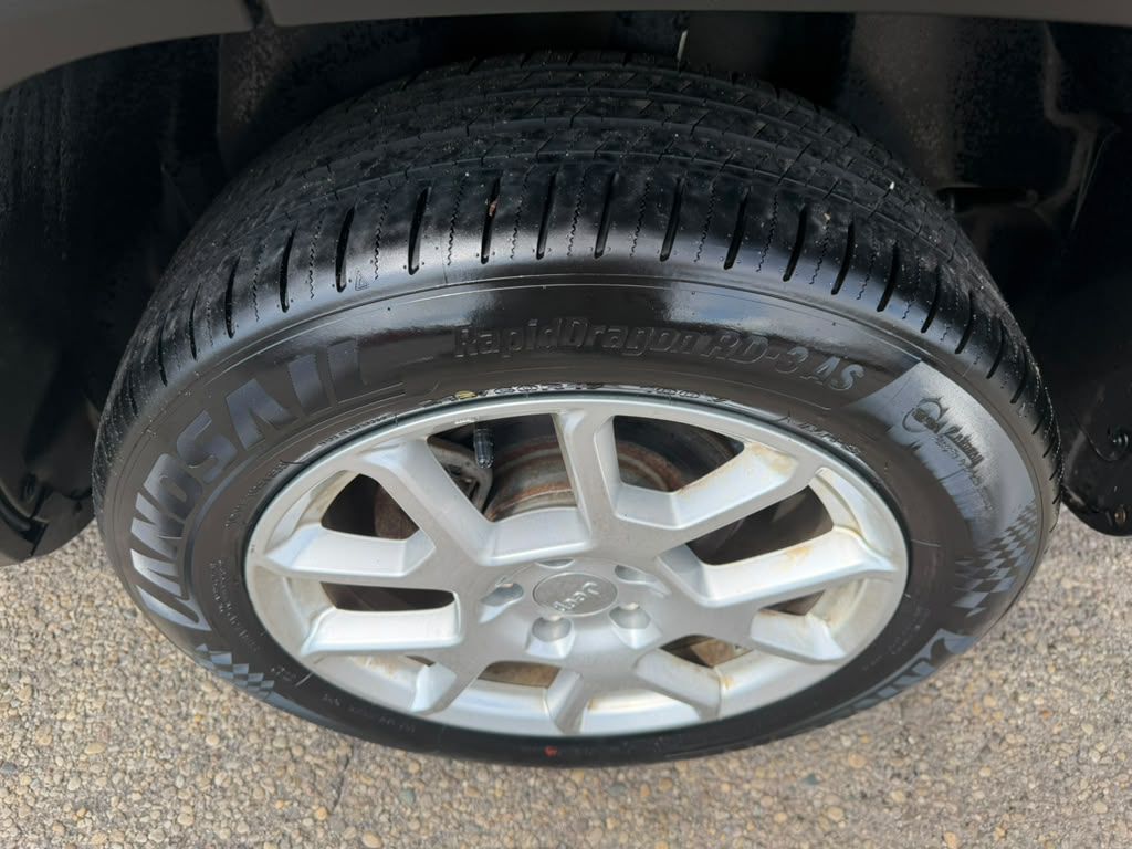 Photo 9 of this JEEP RENEGADE