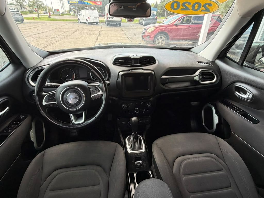 Photo 11 of this JEEP RENEGADE