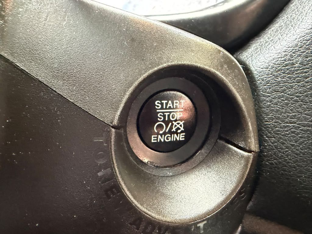 Photo 16 of this JEEP RENEGADE