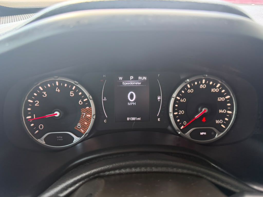 Photo 18 of this JEEP RENEGADE