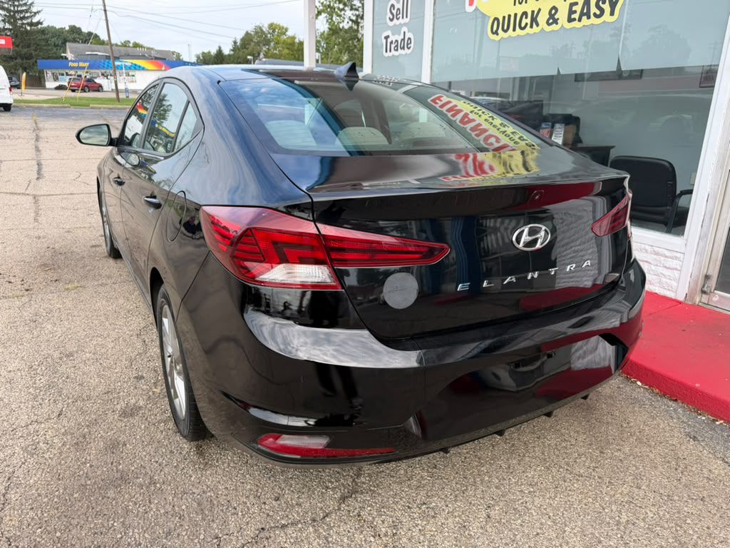 Photo 6 of this HYUNDAI ELANTRA