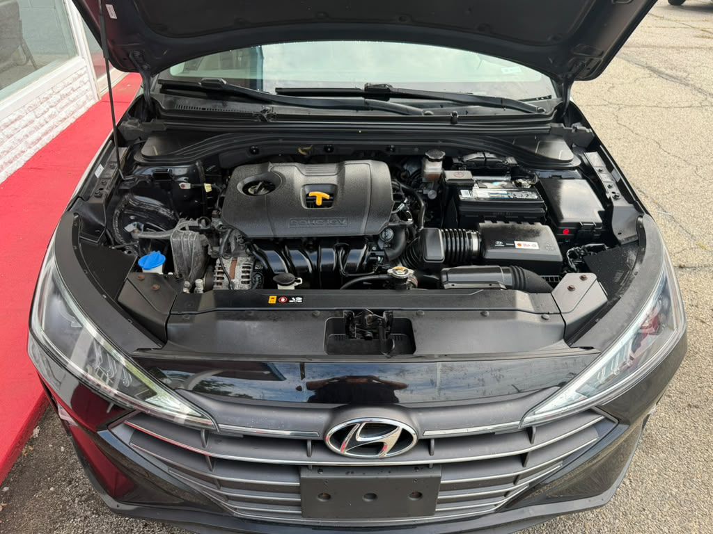 Photo 19 of this HYUNDAI ELANTRA