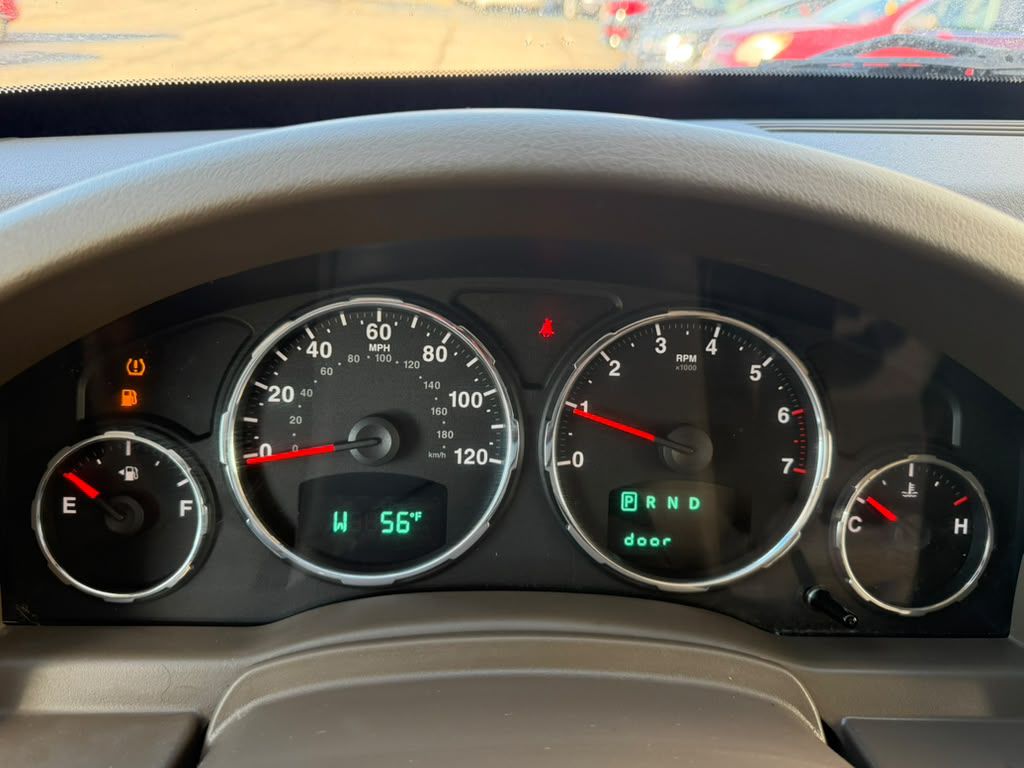 Photo 17 of this JEEP LIBERTY