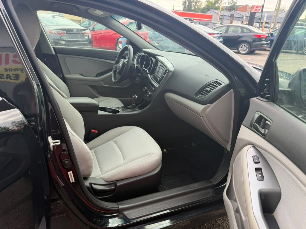 Photo 12 of this KIA OPTIMA