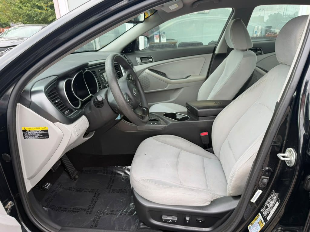 Photo 13 of this KIA OPTIMA