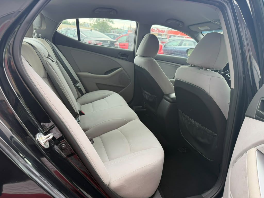Photo 15 of this KIA OPTIMA