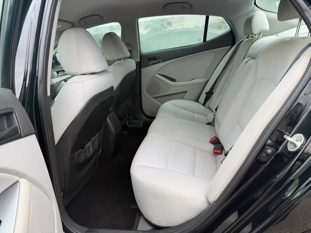 Photo 16 of this KIA OPTIMA
