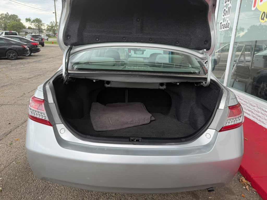 Photo 8 of this TOYOTA CAMRY