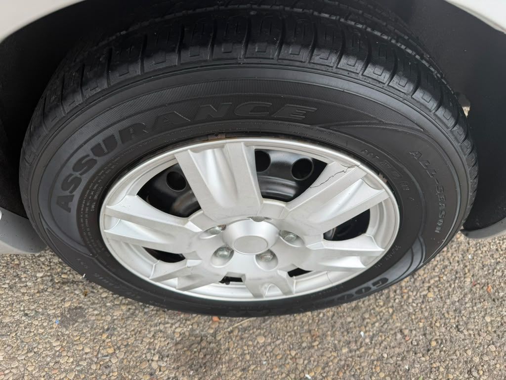 Photo 9 of this TOYOTA CAMRY