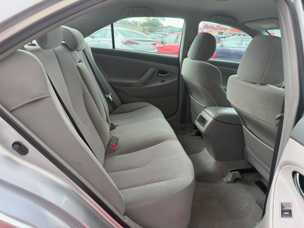 Photo 13 of this TOYOTA CAMRY