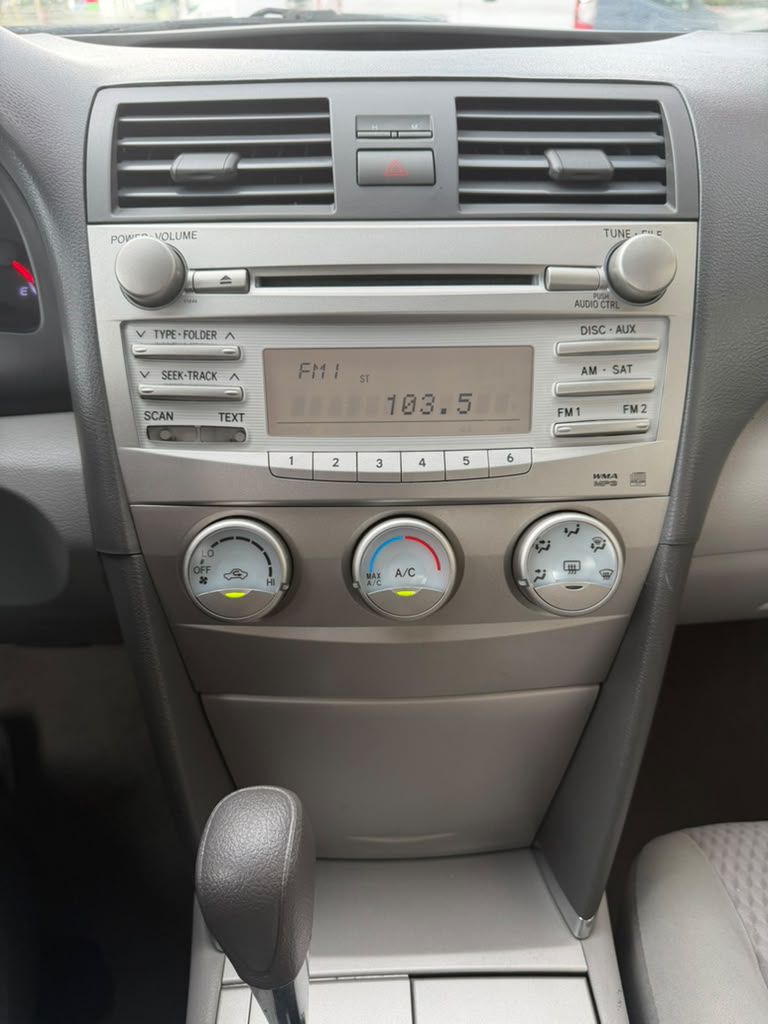 Photo 15 of this TOYOTA CAMRY
