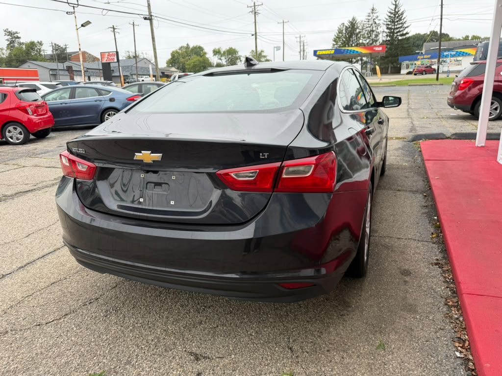 Photo 4 of this CHEVROLET MALIBU