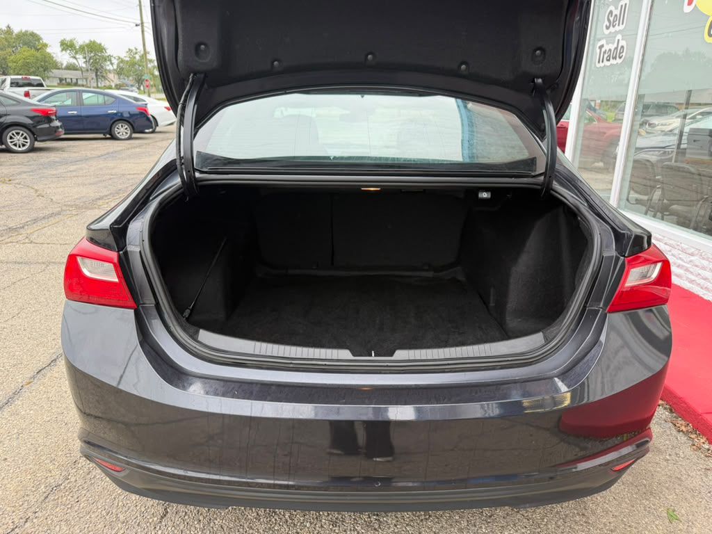 Photo 8 of this CHEVROLET MALIBU