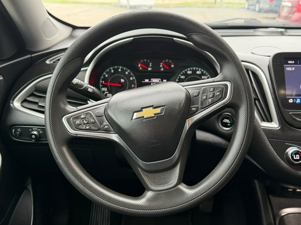 Photo 10 of this CHEVROLET MALIBU