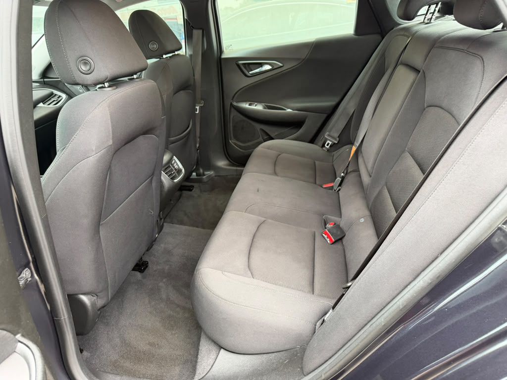 Photo 15 of this CHEVROLET MALIBU