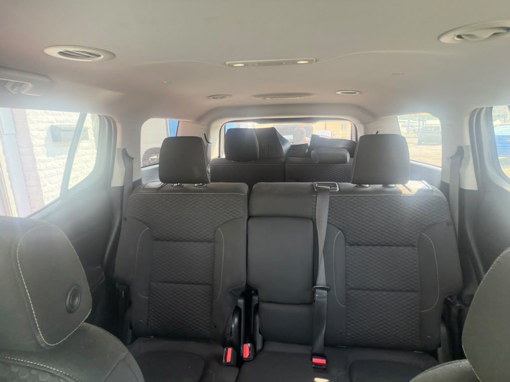 Photo 16 of this GMC ACADIA