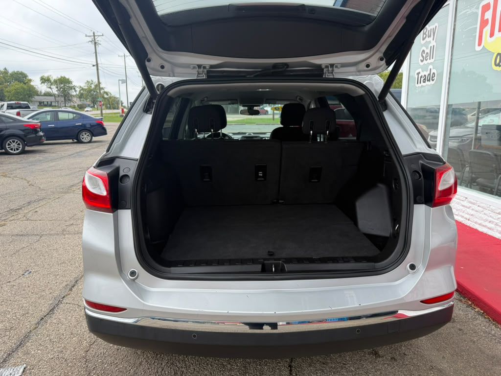 Photo 8 of this CHEVROLET EQUINOX