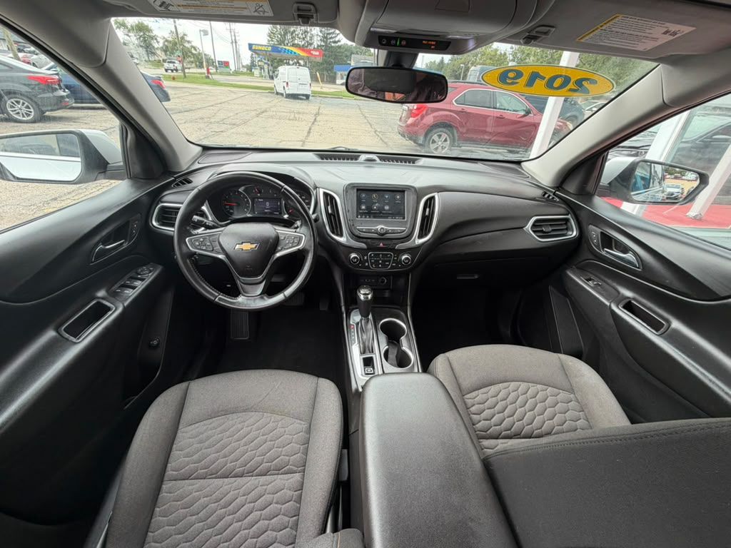 Photo 11 of this CHEVROLET EQUINOX