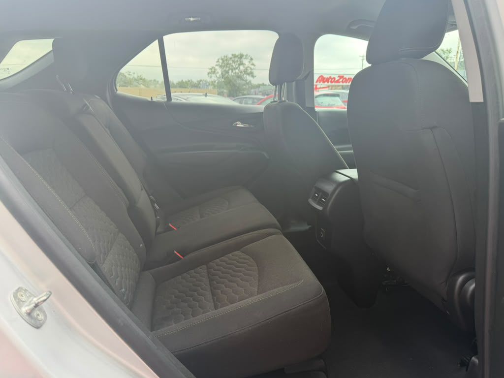 Photo 15 of this CHEVROLET EQUINOX