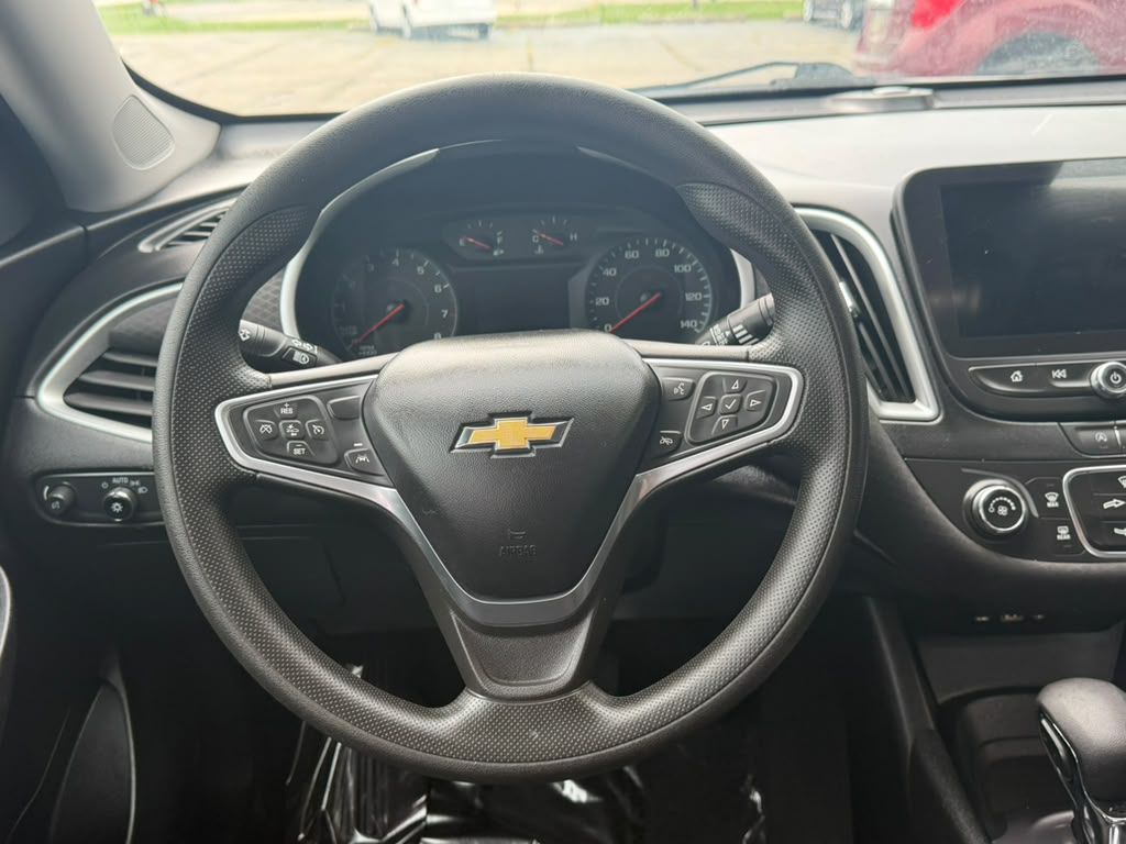 Photo 10 of this CHEVROLET MALIBU
