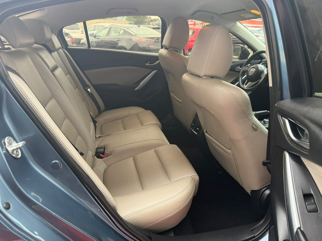 Photo 14 of this MAZDA MAZDA6
