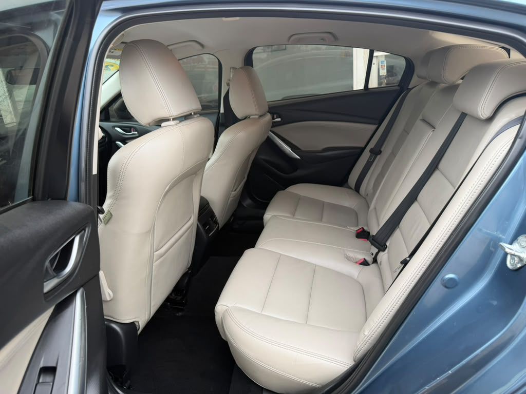 Photo 15 of this MAZDA MAZDA6