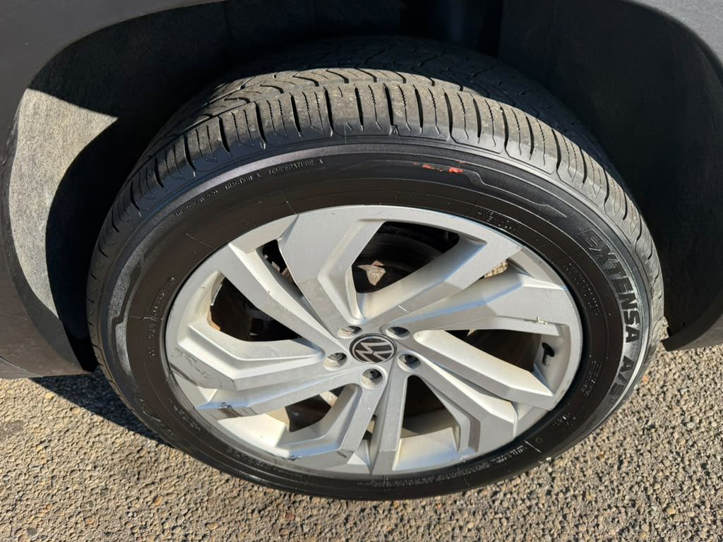 Photo 9 of this VOLKSWAGEN ATLAS