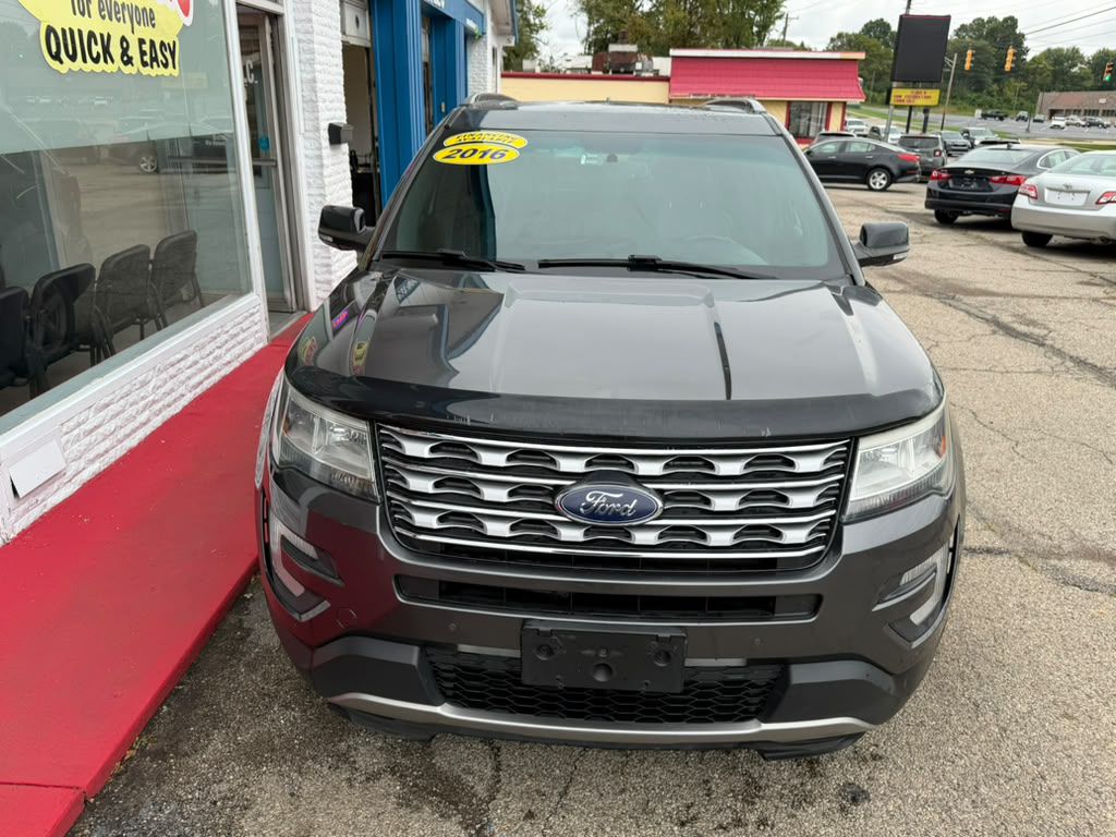 Photo 2 of this FORD EXPLORER
