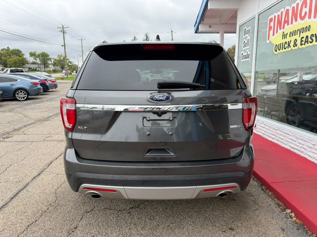 Photo 5 of this FORD EXPLORER