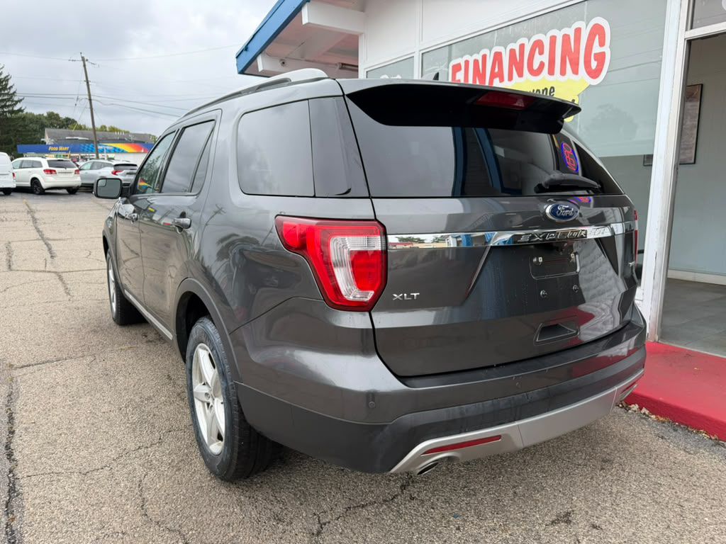 Photo 6 of this FORD EXPLORER