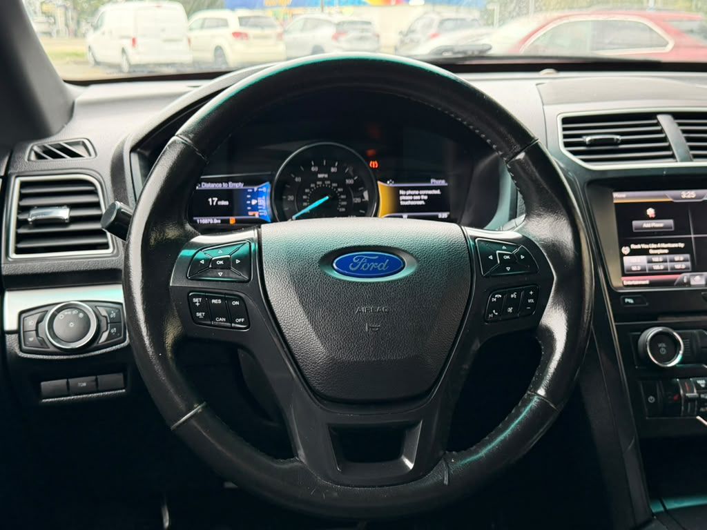 Photo 9 of this FORD EXPLORER