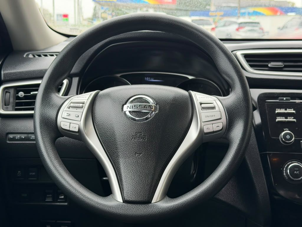 Photo 10 of this NISSAN ROGUE