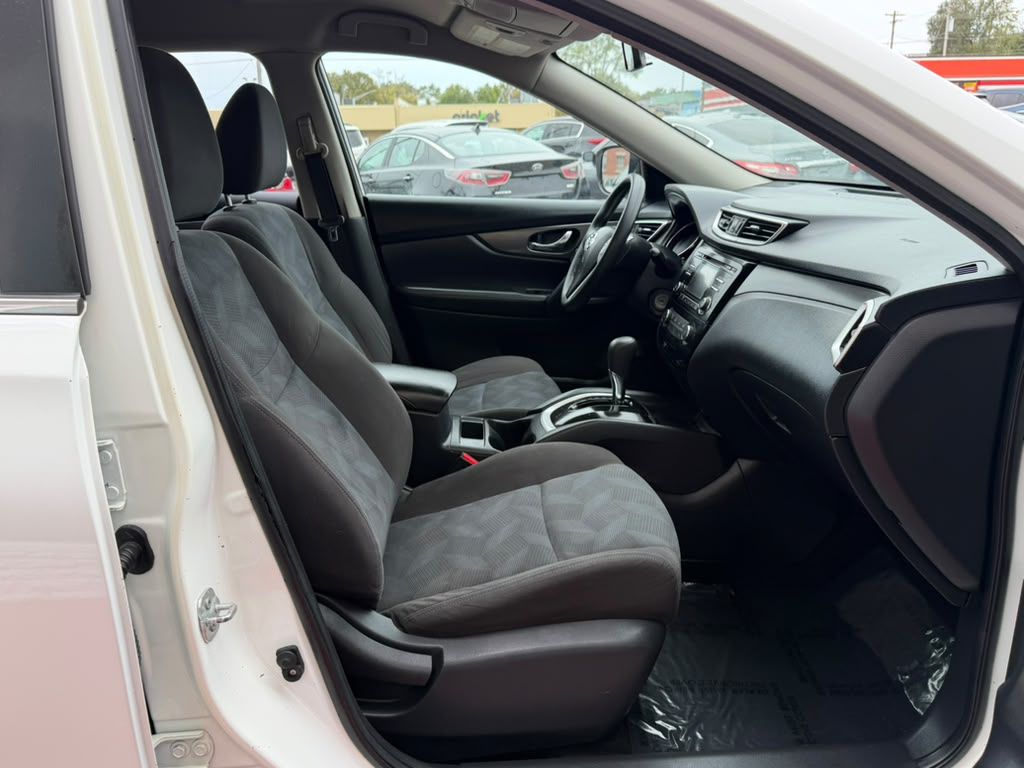 Photo 12 of this NISSAN ROGUE