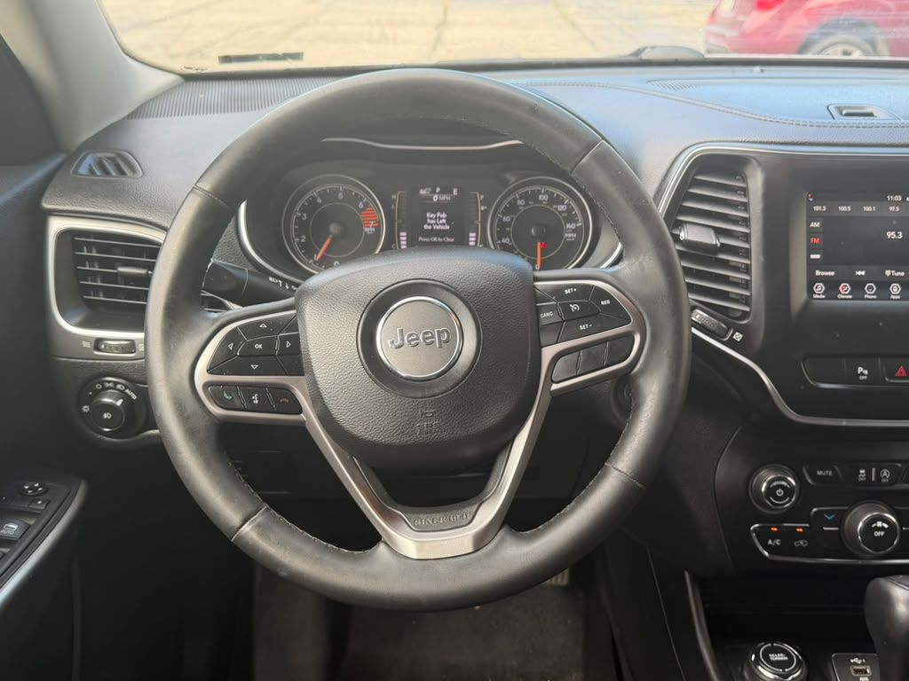 Photo 9 of this JEEP CHEROKEE