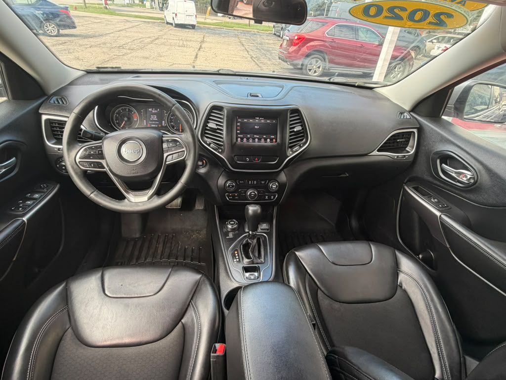 Photo 10 of this JEEP CHEROKEE