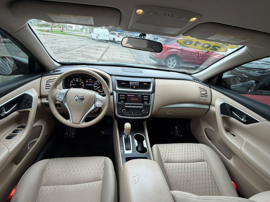 Photo 11 of this NISSAN ALTIMA