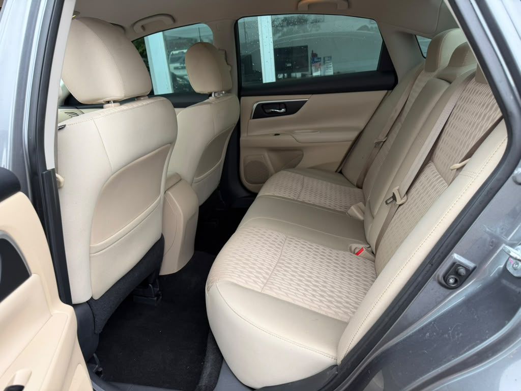 Photo 15 of this NISSAN ALTIMA
