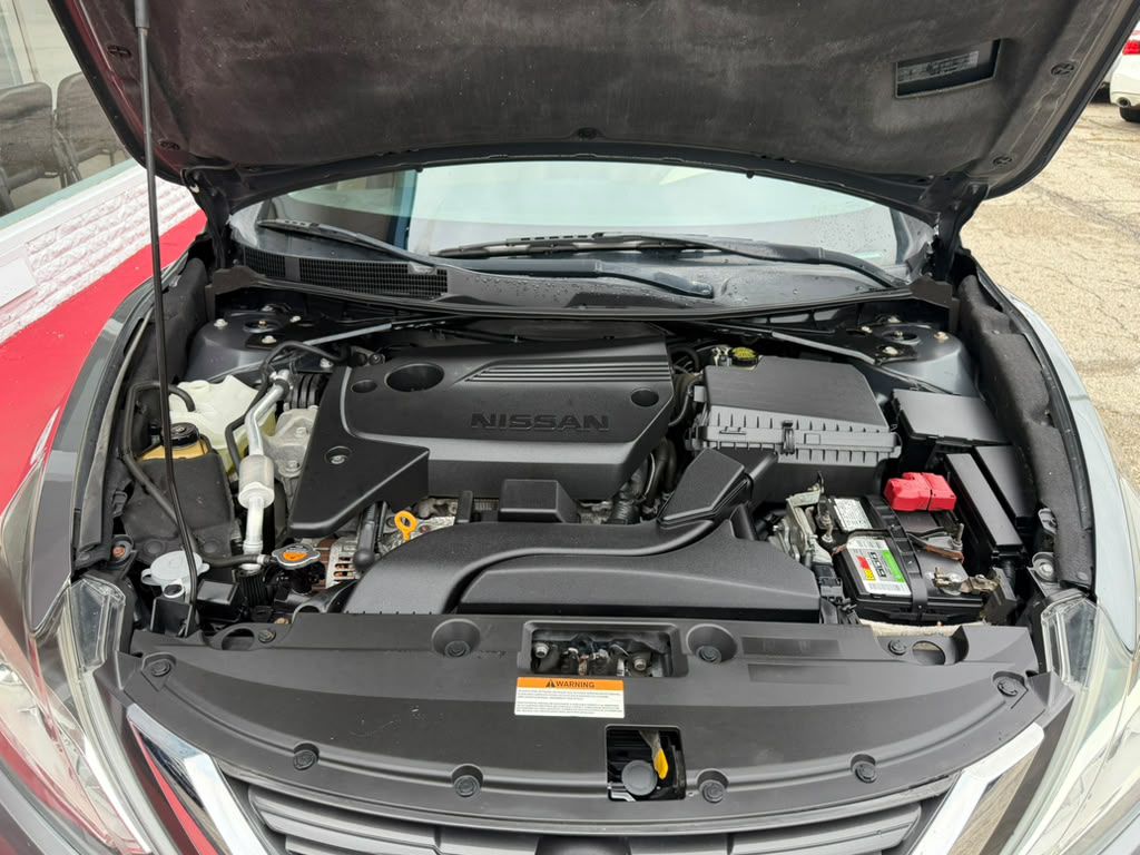Photo 23 of this NISSAN ALTIMA