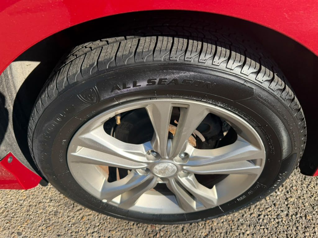 Photo 8 of this HYUNDAI SONATA