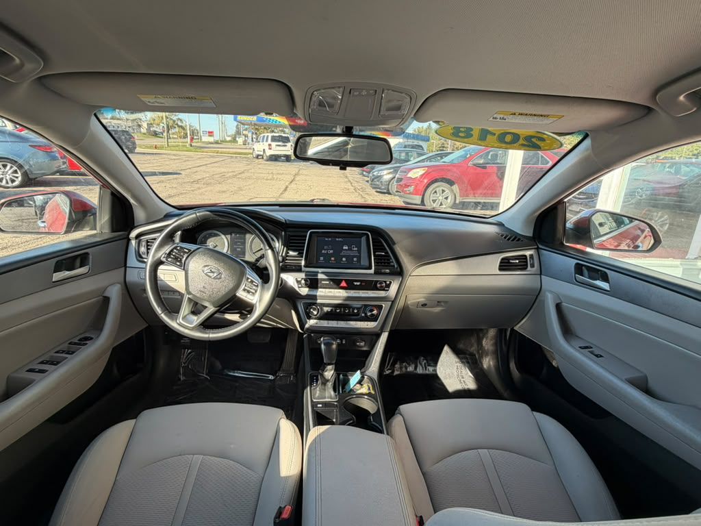 Photo 10 of this HYUNDAI SONATA