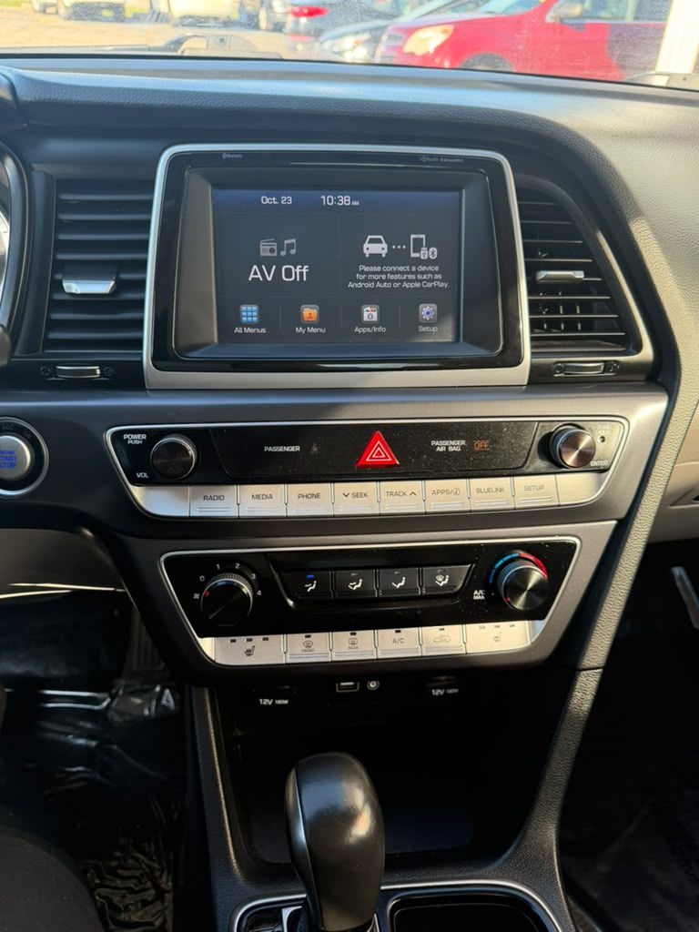 Photo 16 of this HYUNDAI SONATA