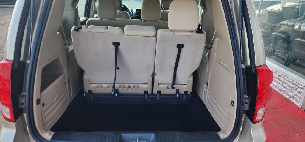 Photo 8 of this DODGE GRAND CARAVAN